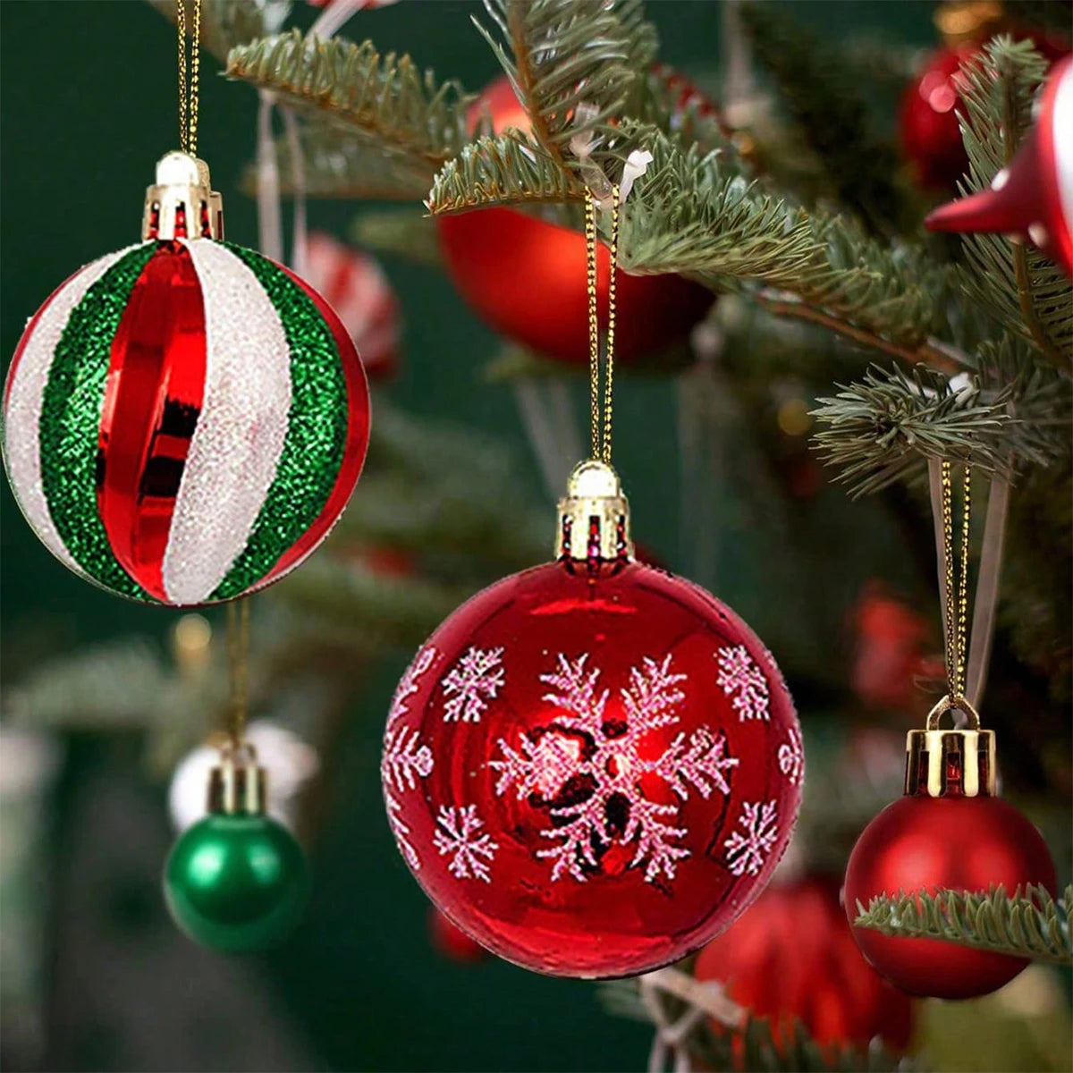44pcs Christmas tree hanging balls red, green and white glittering Christmas decorations Christmas ball painted ornaments